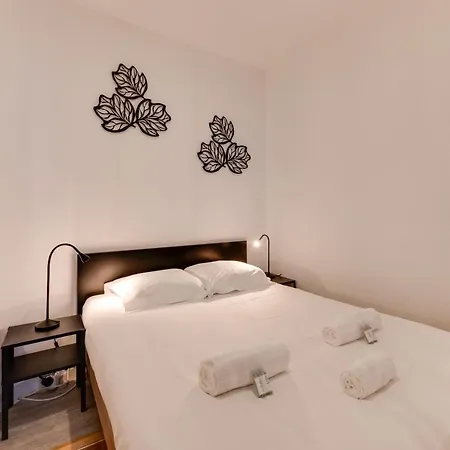 Le Paquier 23 - Charming In The Heart Of The Old Town 150m Fr Apartment *